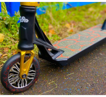 Fox Boom 525 black/gold трюковой самокат Fox Boom 525 black/gold трюковой самокат