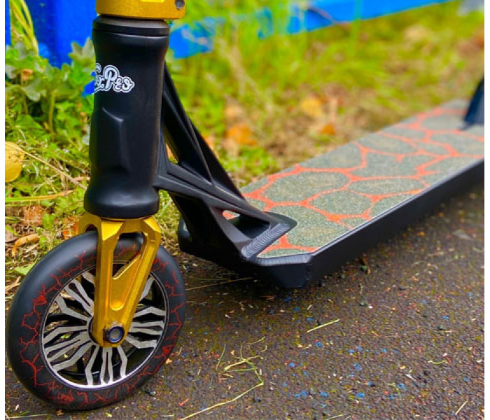 Самокат трюковой Fox Boom 525 black/gold 